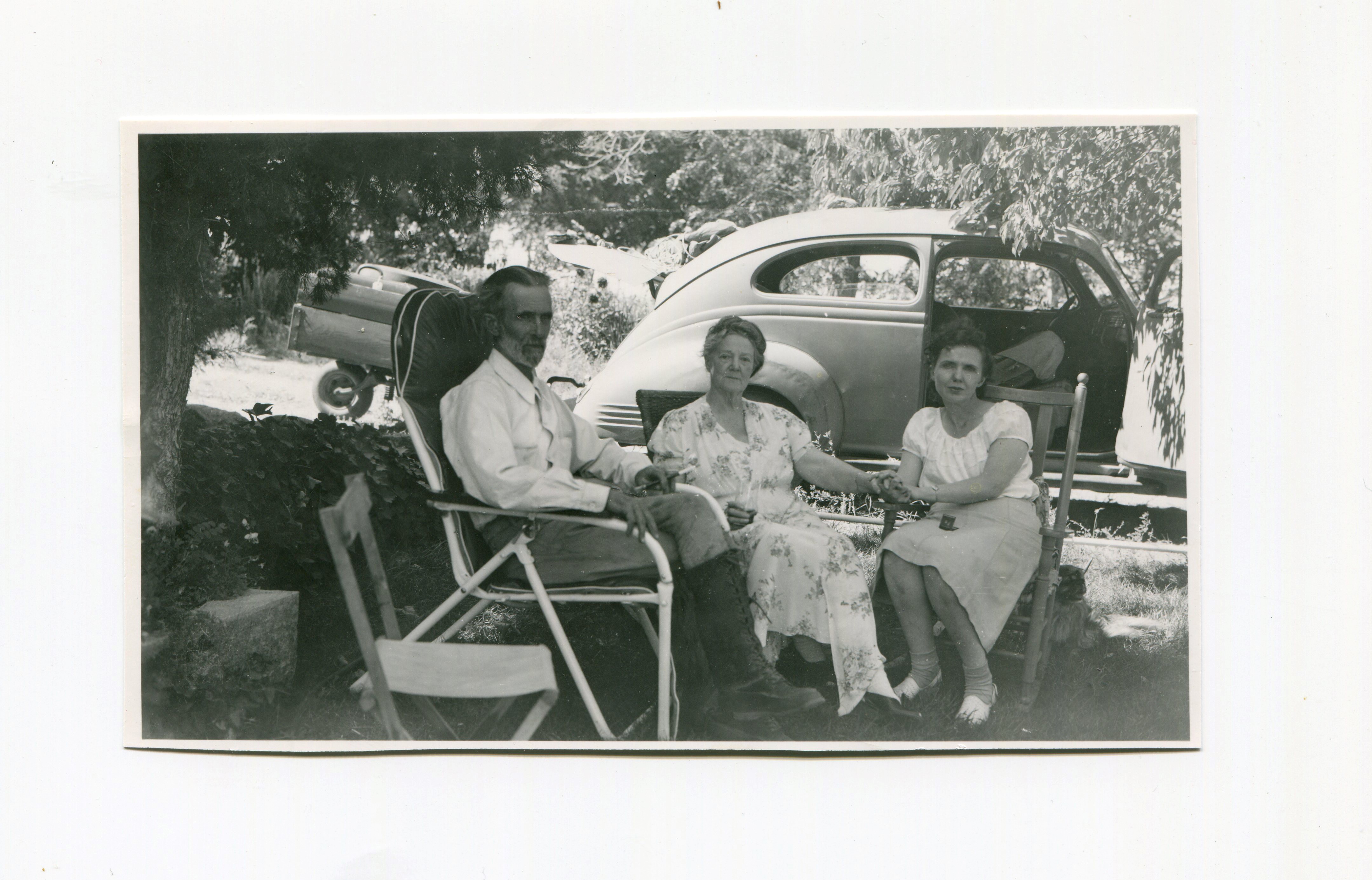 1947 Ranch House lawn after Convention - Franklin, Sherifa, & Helen