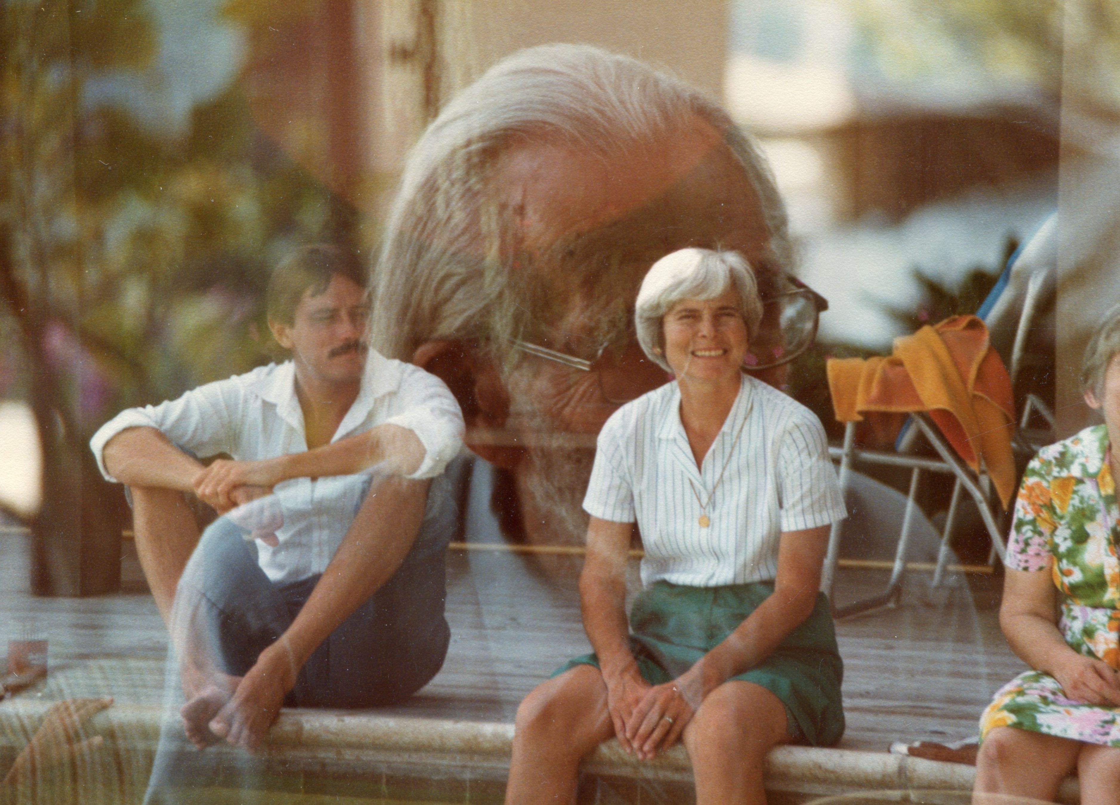 1983-Oct Monterey CA FMW, his nieces, Ann & Barbara, John Flinn