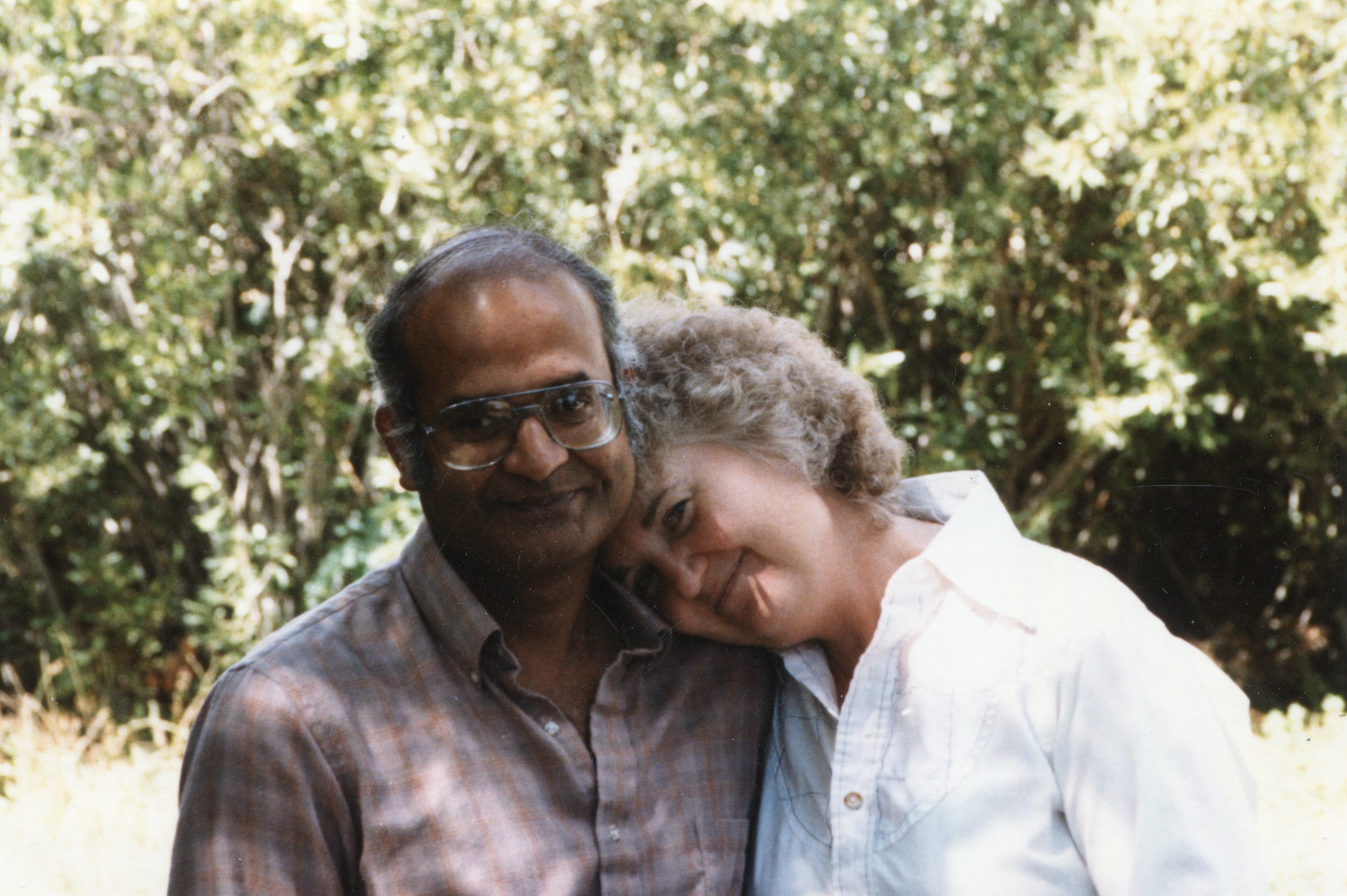 1984-May FMW home, Amit & Maggie Goswami