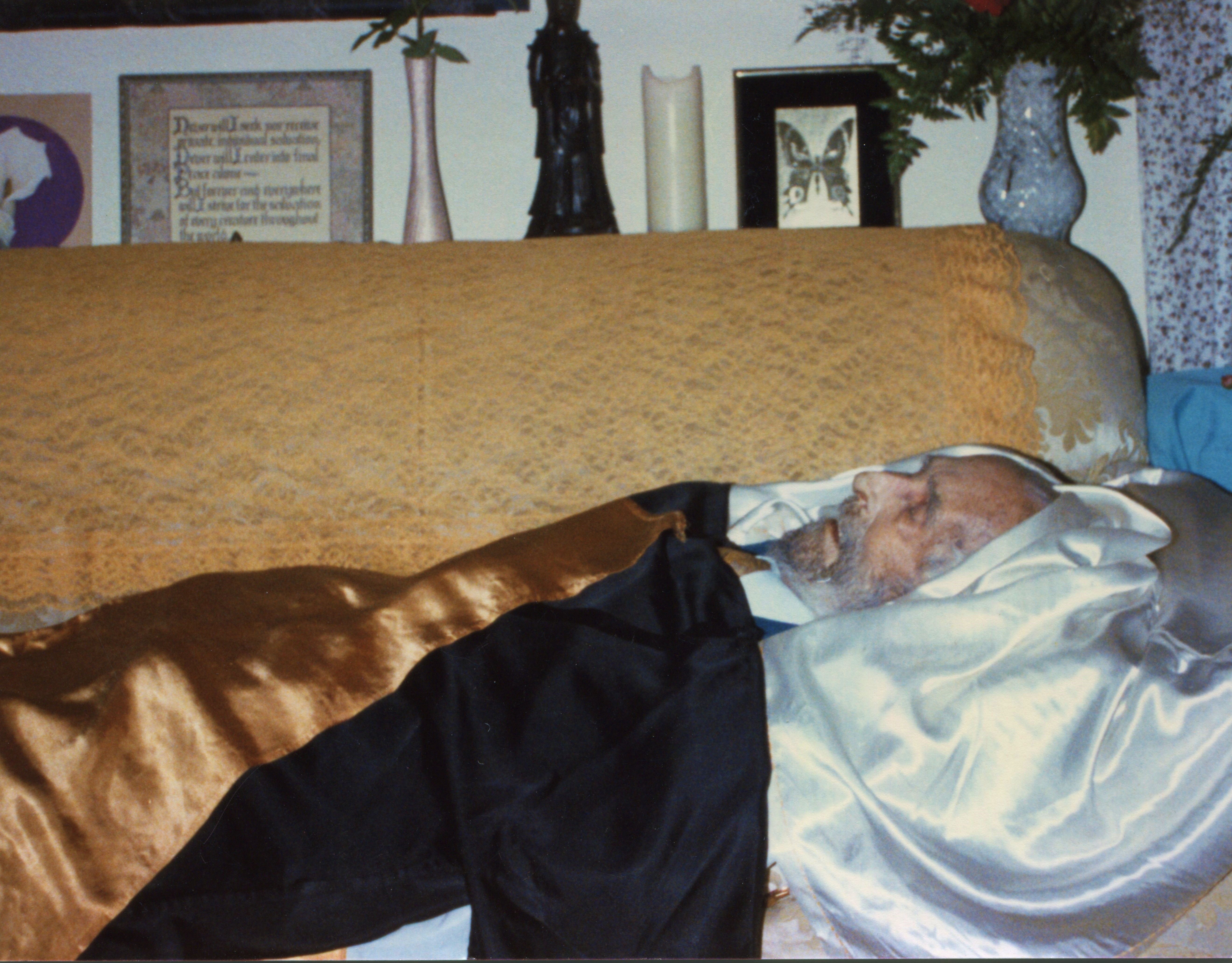 1985-Oct 4 Yogi's Final Repose