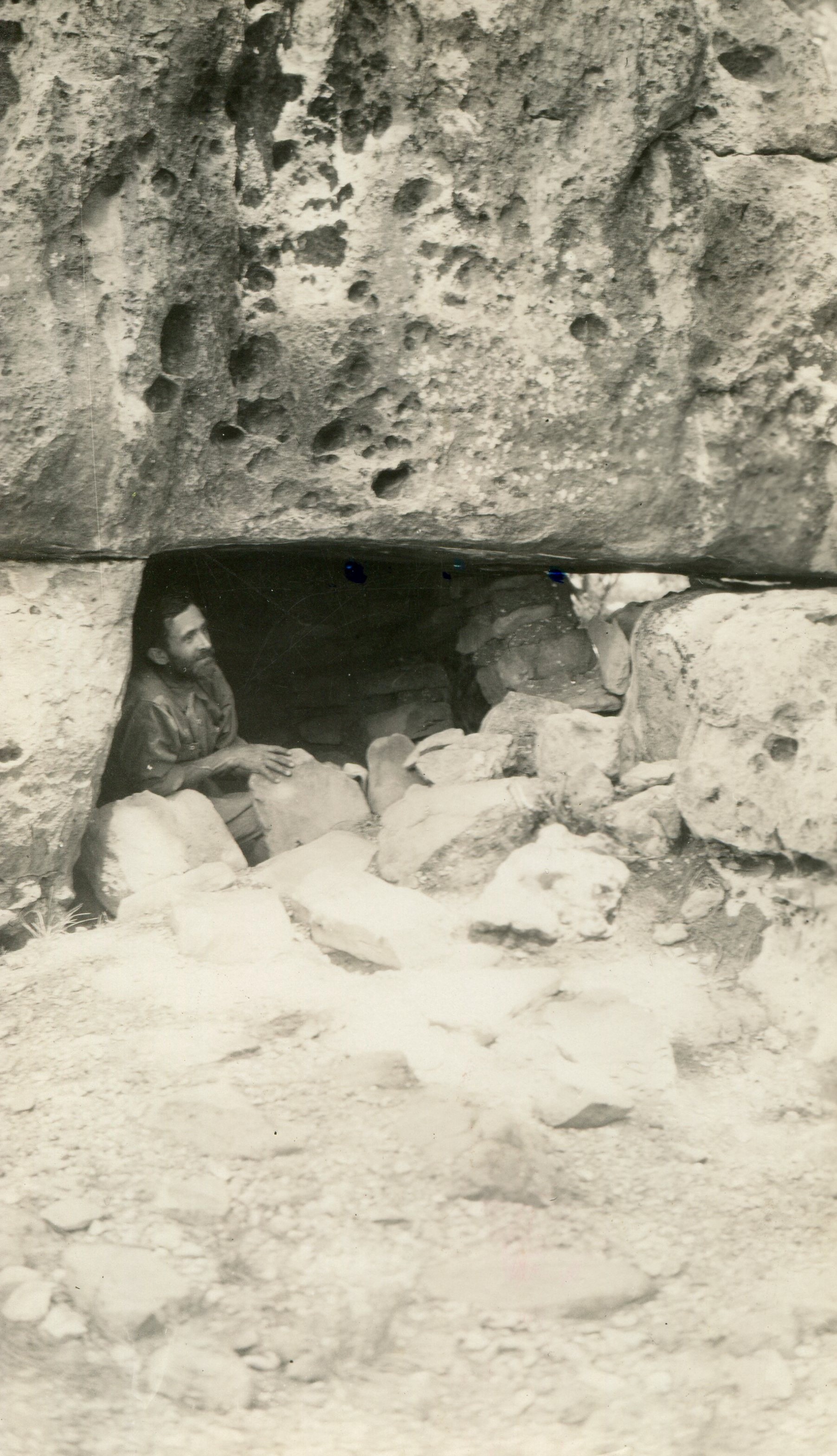 1927 Utah-Ariz Trip - Franklin in cave 1*