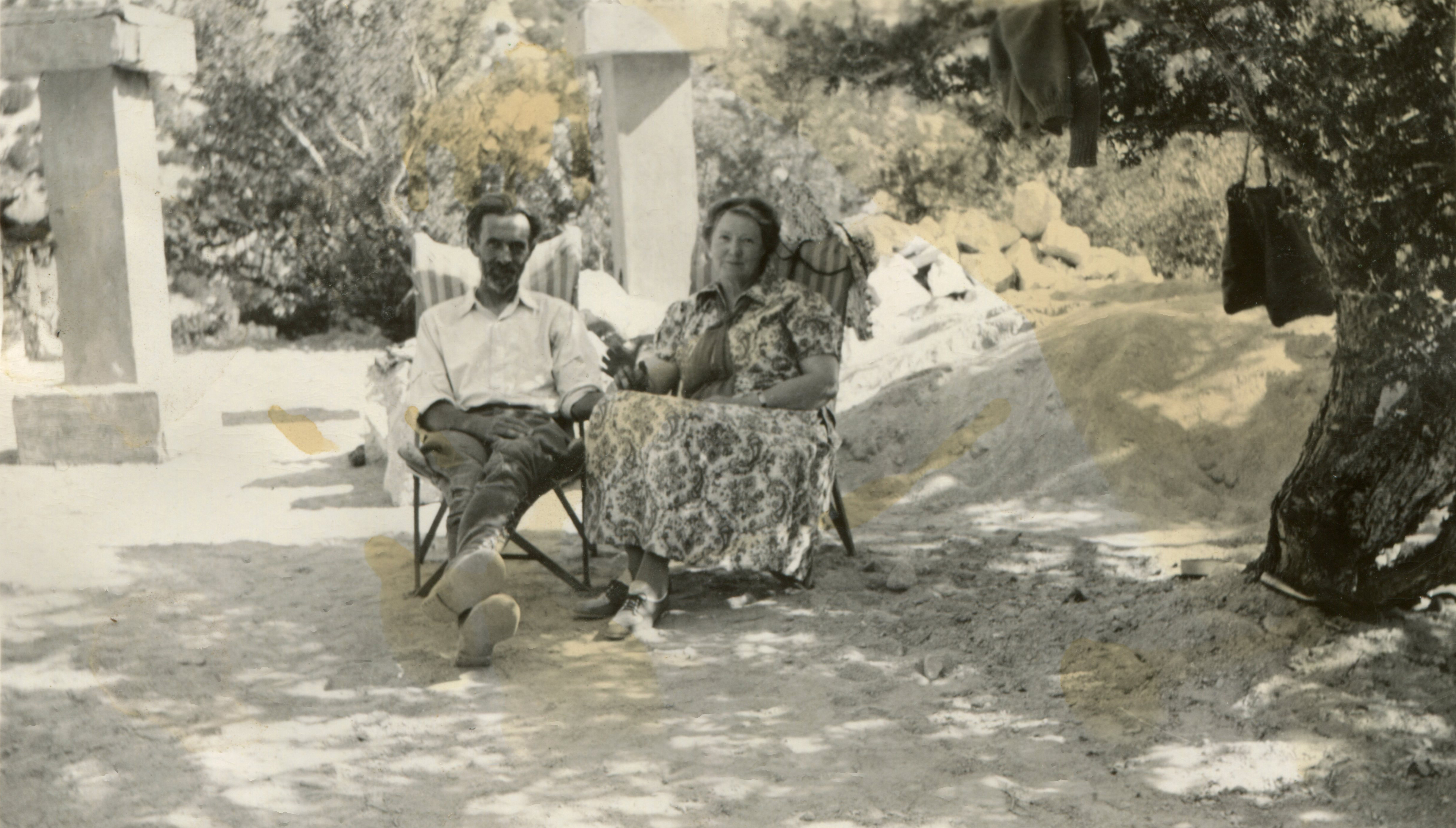 1937 Ashrama camp - Franklin & Sherifa