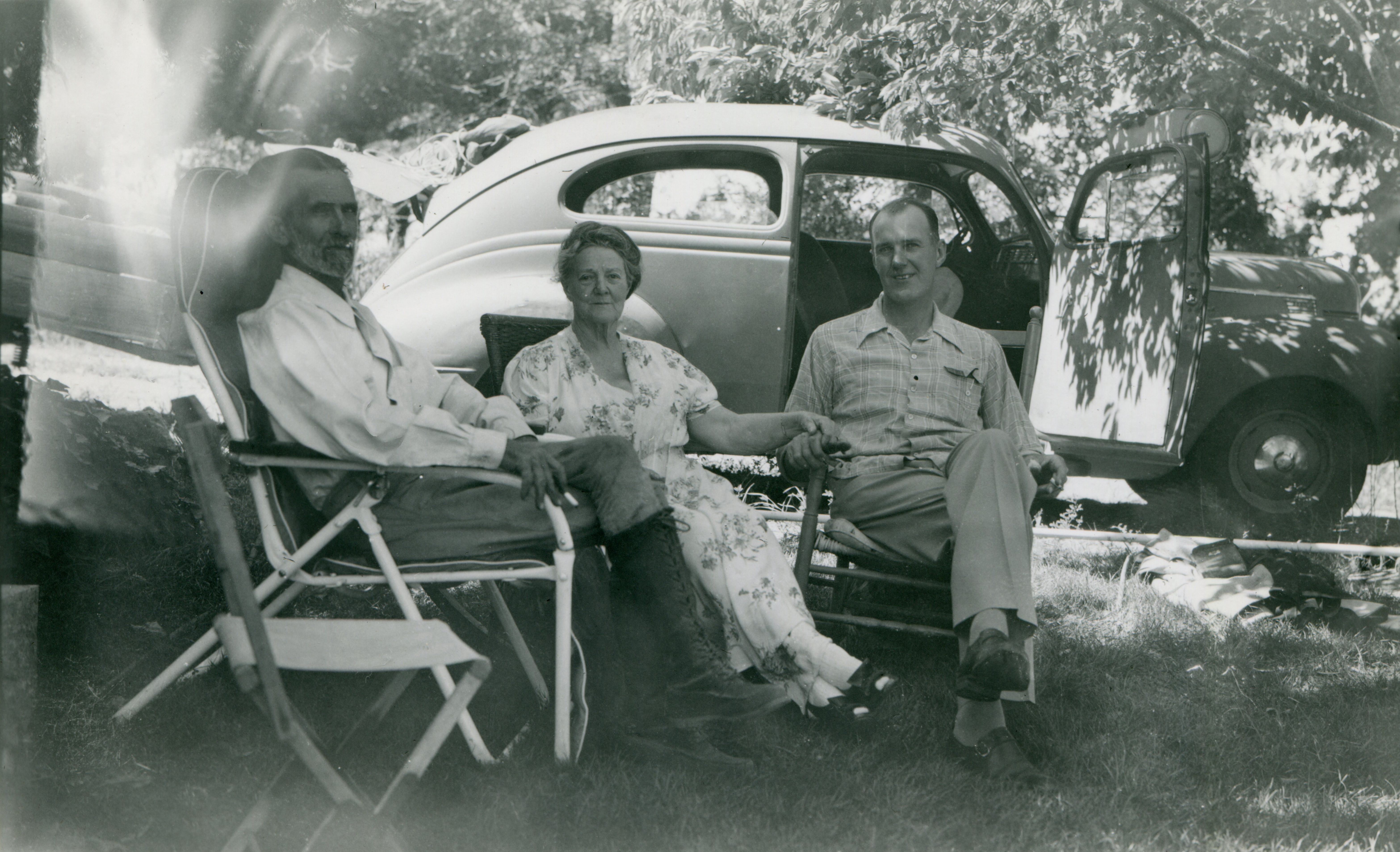 1947 Ranch House lawn after Convention - Franklin, Sherifa, & Jim