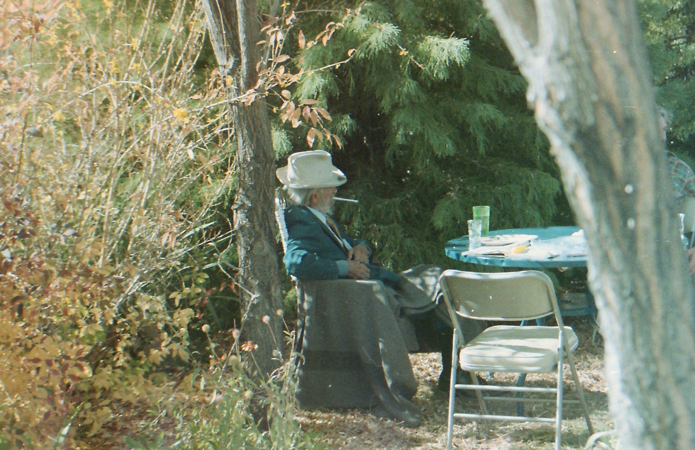 1984-Jul FMW home, garden 3