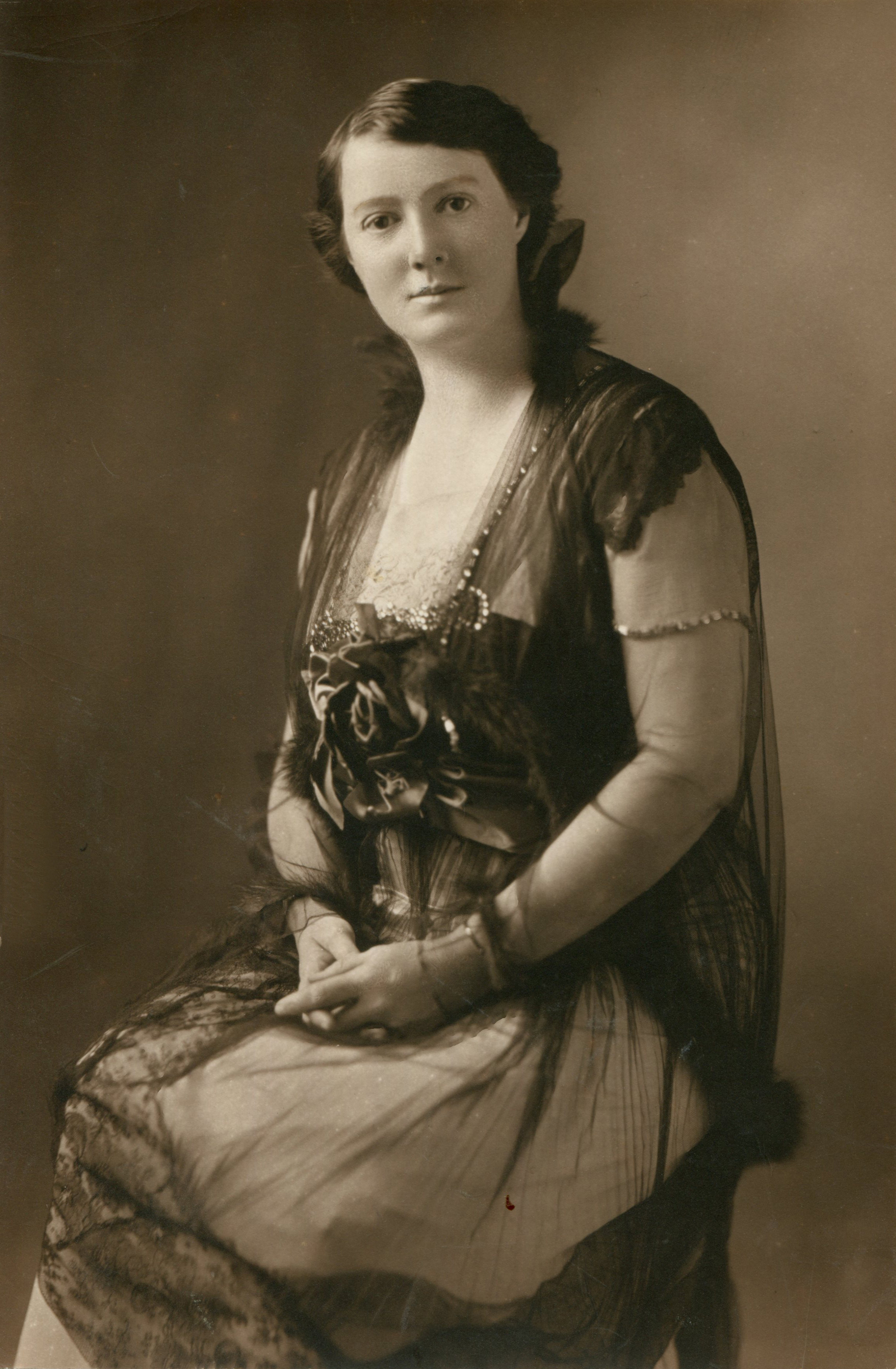 1906 Sherifa Portrait